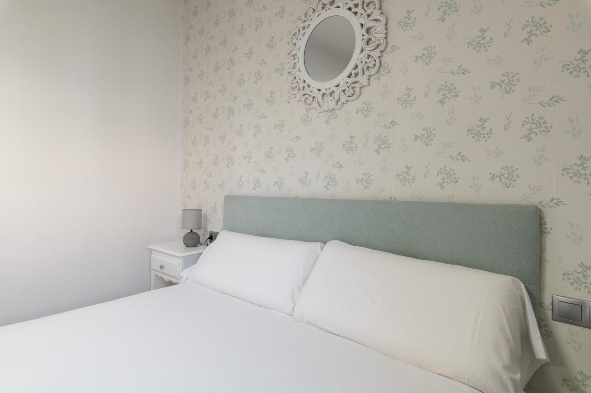 Apartamento Triana Habitame Inmobiliaria Seville Exterior photo